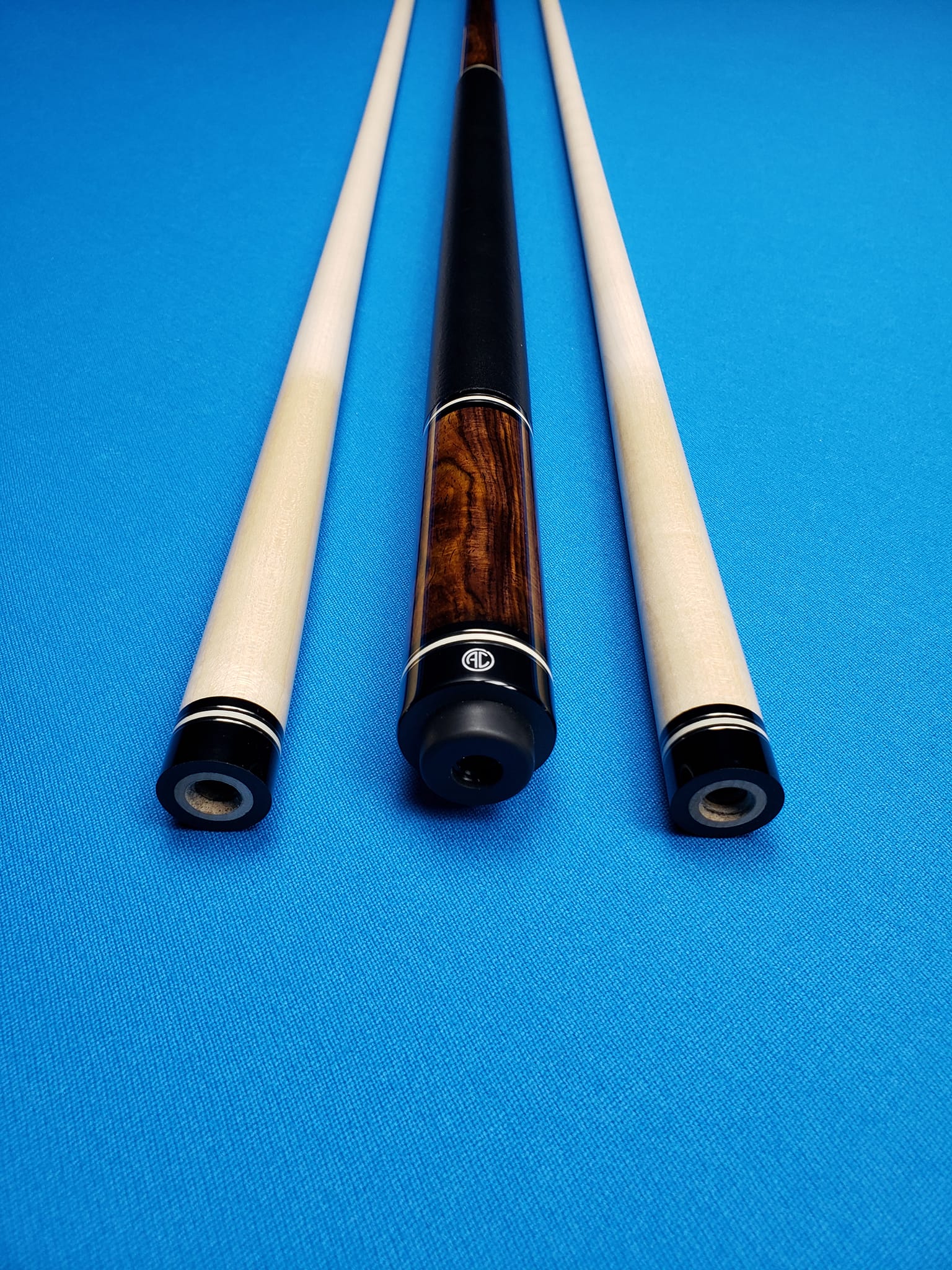 Ariel Carmeli Cue – SOLD! - Crossroad Cues