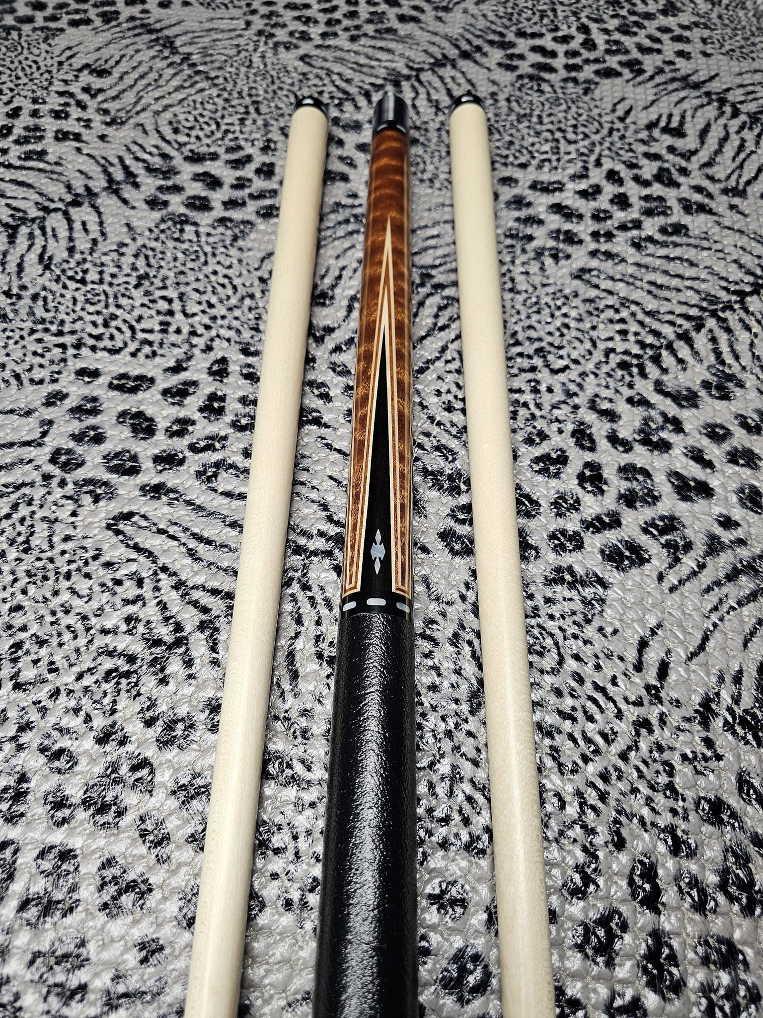 Bob Runde Brand New 2024 – SOLD! - Crossroad Cues