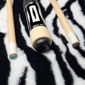 Andy Gilbert Cue - Image 23